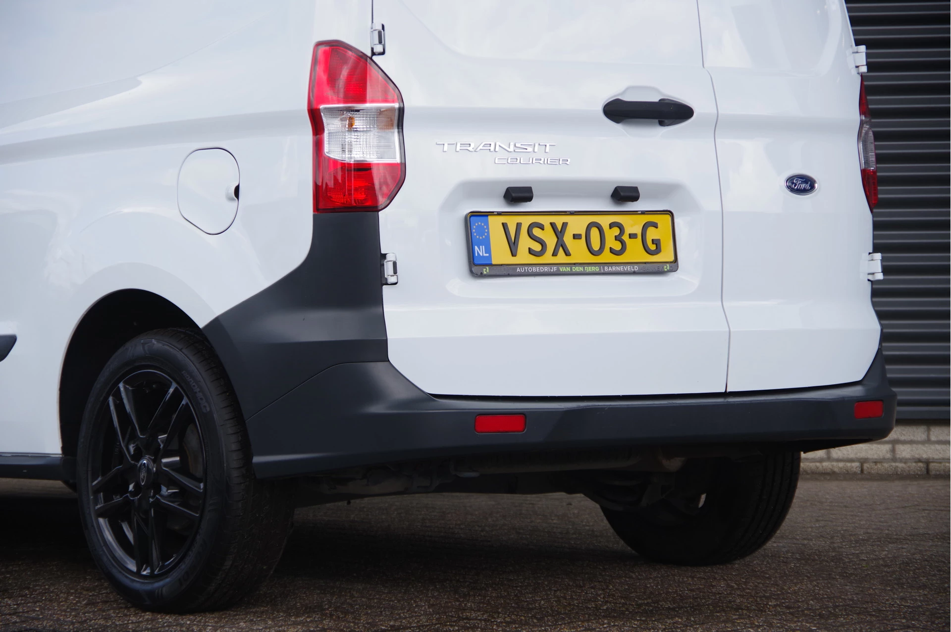 Hoofdafbeelding Ford Transit Courier