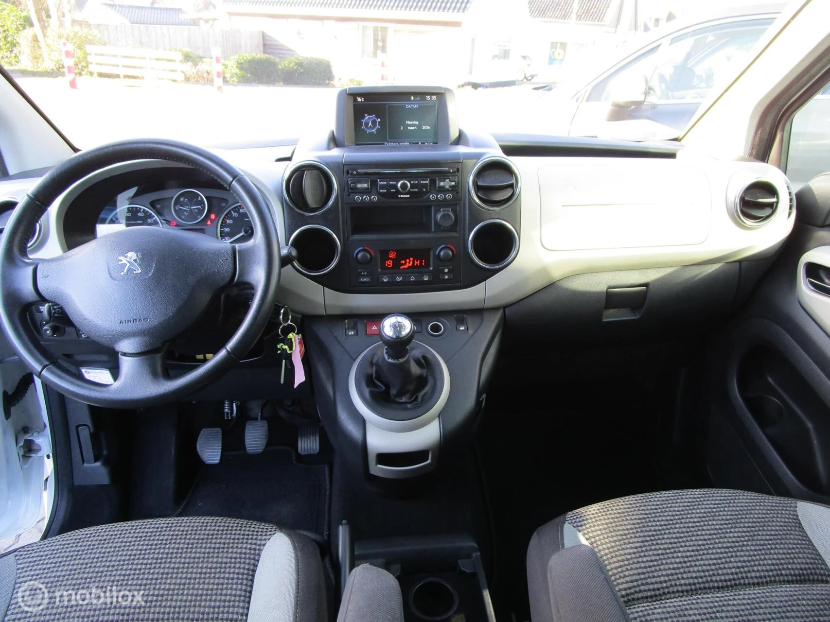 Hoofdafbeelding Peugeot Partner