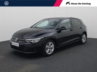 Hoofdafbeelding Volkswagen Golf Volkswagen Golf 1.5TSI/130PK Life · Navigatie · Parkeersensoren · Stoelverwarming · Garantie tot april 2026