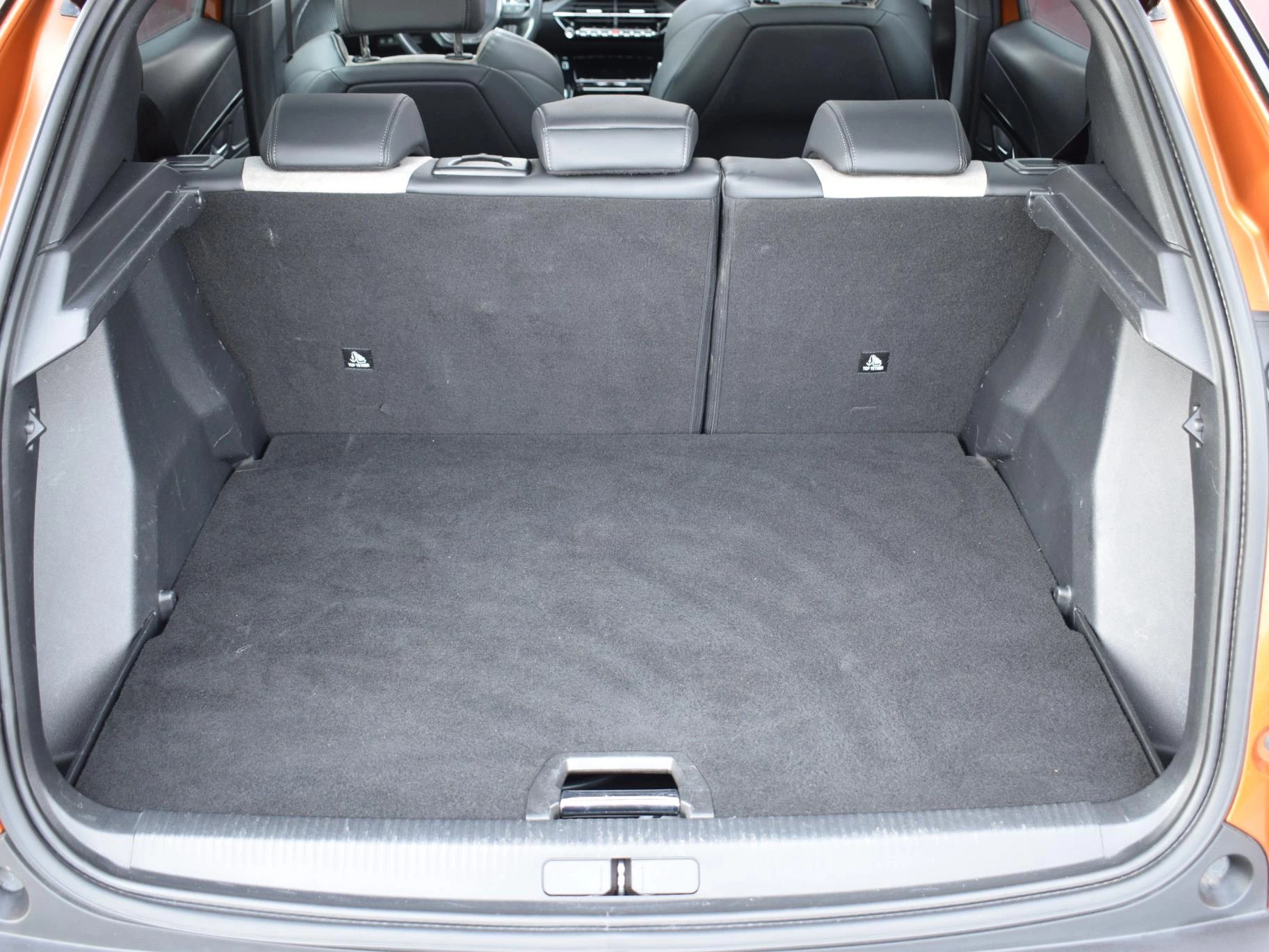 Hoofdafbeelding Peugeot e-2008