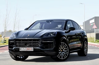 Porsche Cayenne Coupé 3.0 E-Hybrid. Sport Design, Chrono, ACC, Luchtv, Bose, Pano, 22'', Trekhaak, Stuurvw, Memory, Camera!