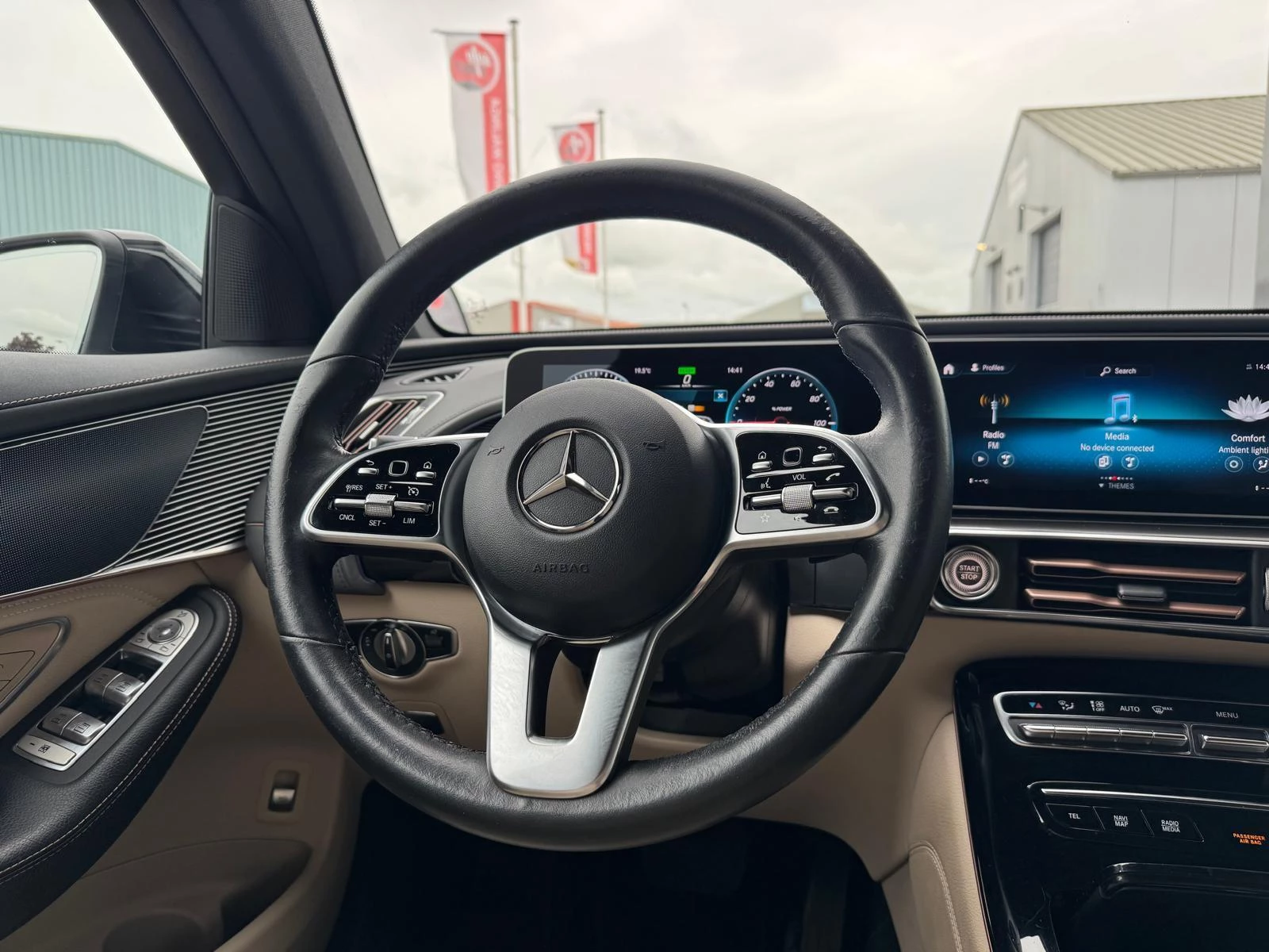 Hoofdafbeelding Mercedes-Benz EQC