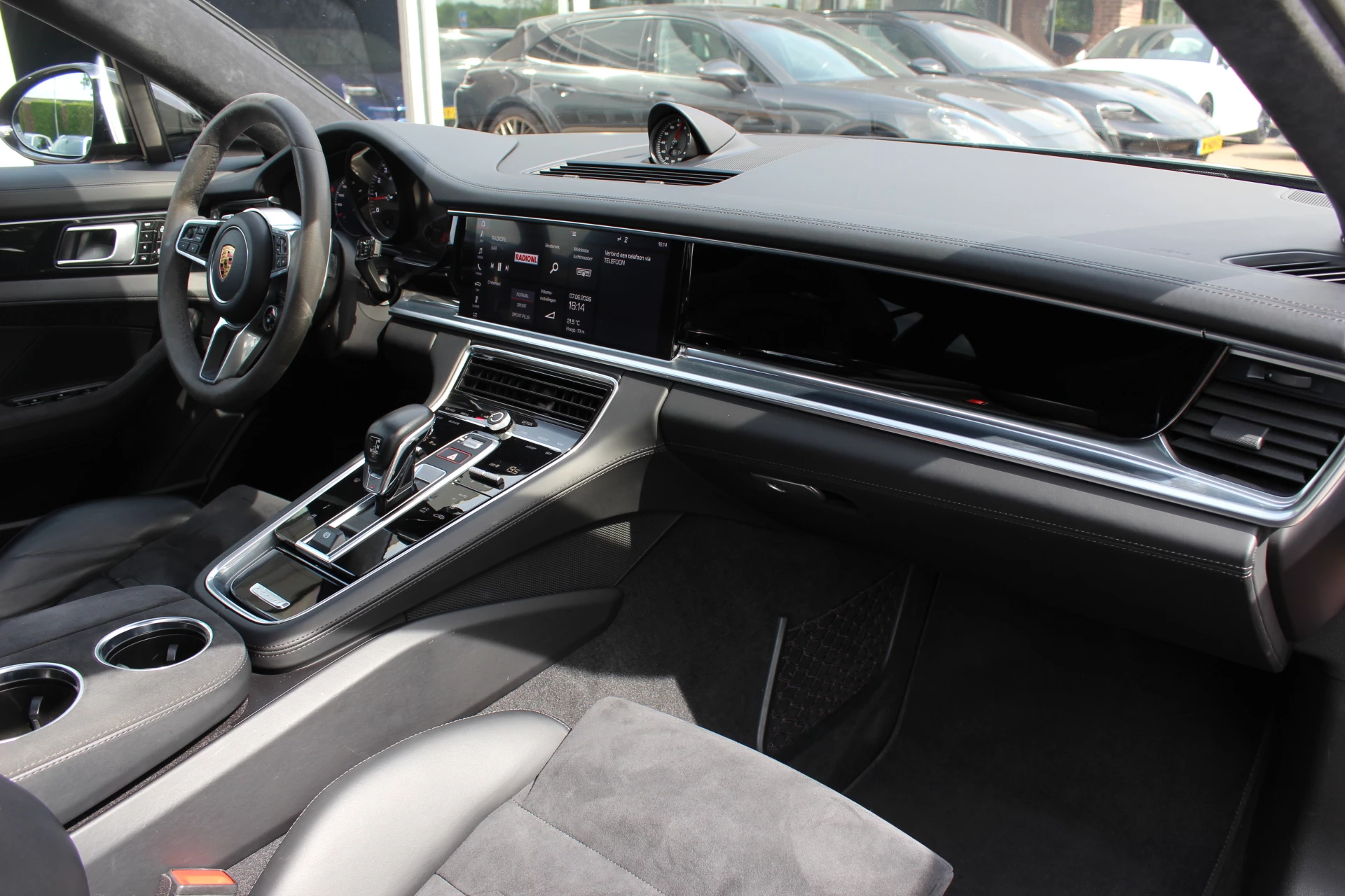 Hoofdafbeelding Porsche Panamera