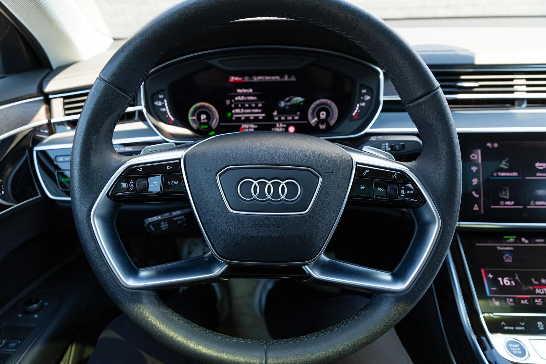 Hoofdafbeelding Audi A8