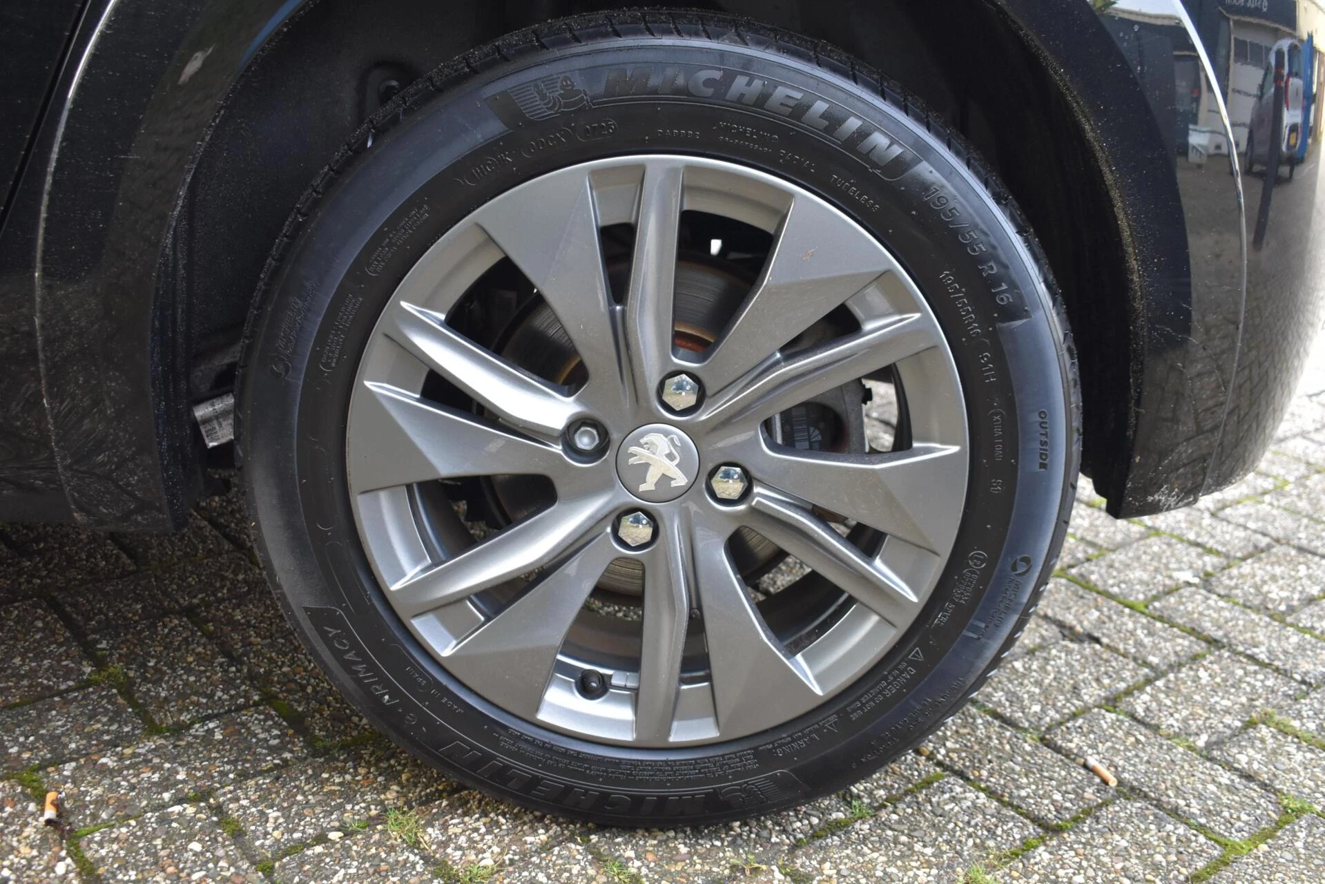 Hoofdafbeelding Peugeot e-208