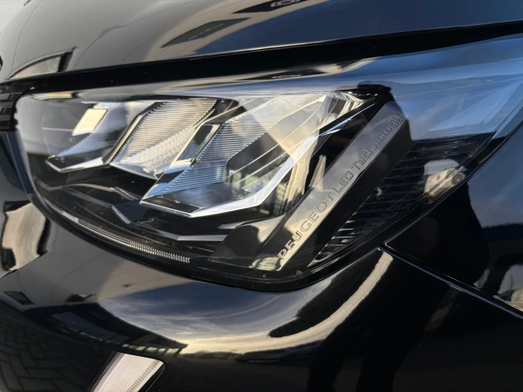 Hoofdafbeelding Peugeot e-2008