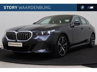 BMW i5 eDrive40 M Sport / Panoramadak / Trekhaak / Parking Assistant Professional / Adaptieve LED / Comfort Access / Stuurverwarming