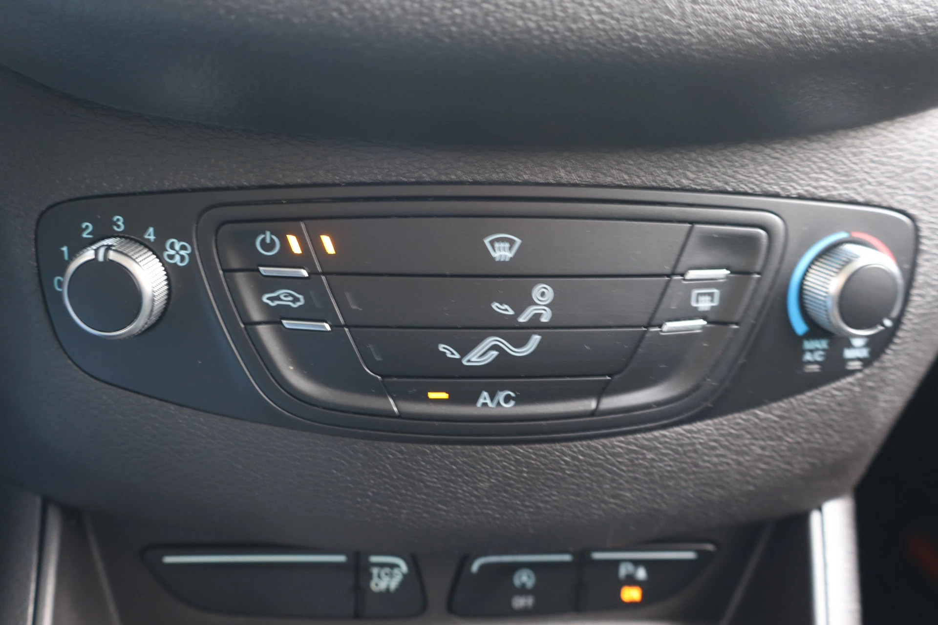 Hoofdafbeelding Ford Transit Courier