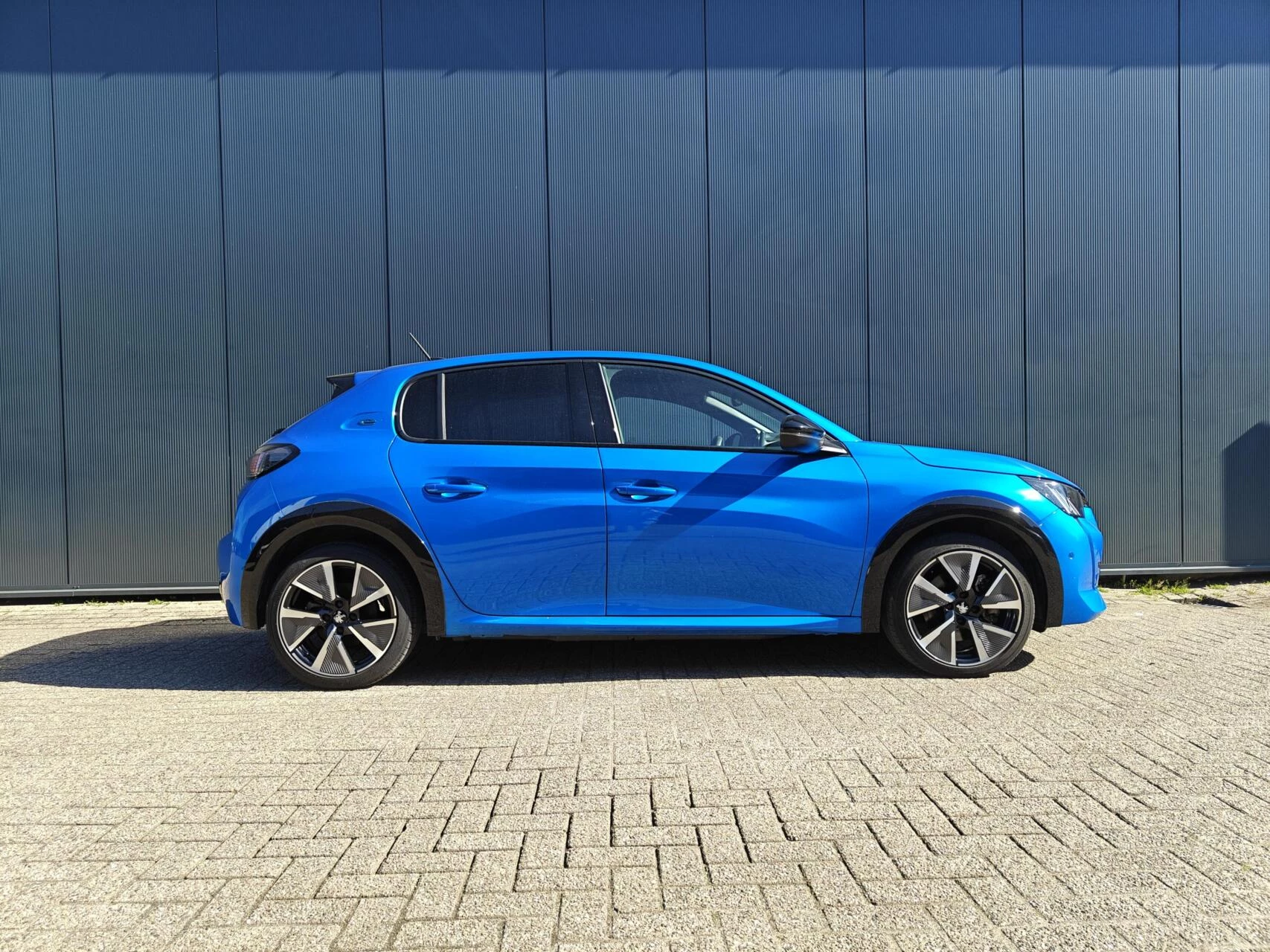 Hoofdafbeelding Peugeot e-208