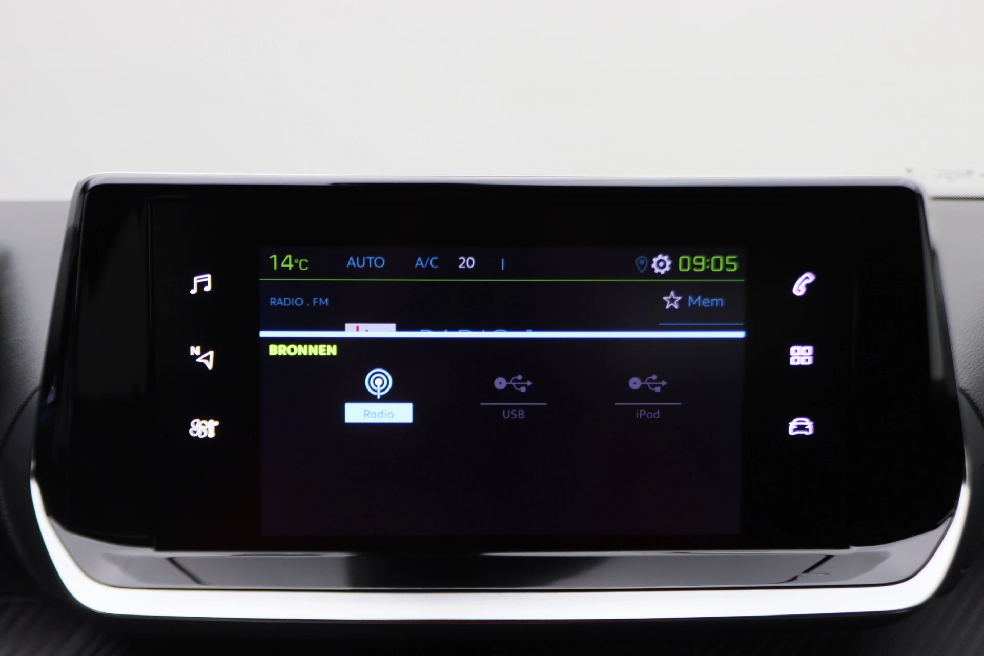 Hoofdafbeelding Peugeot e-2008