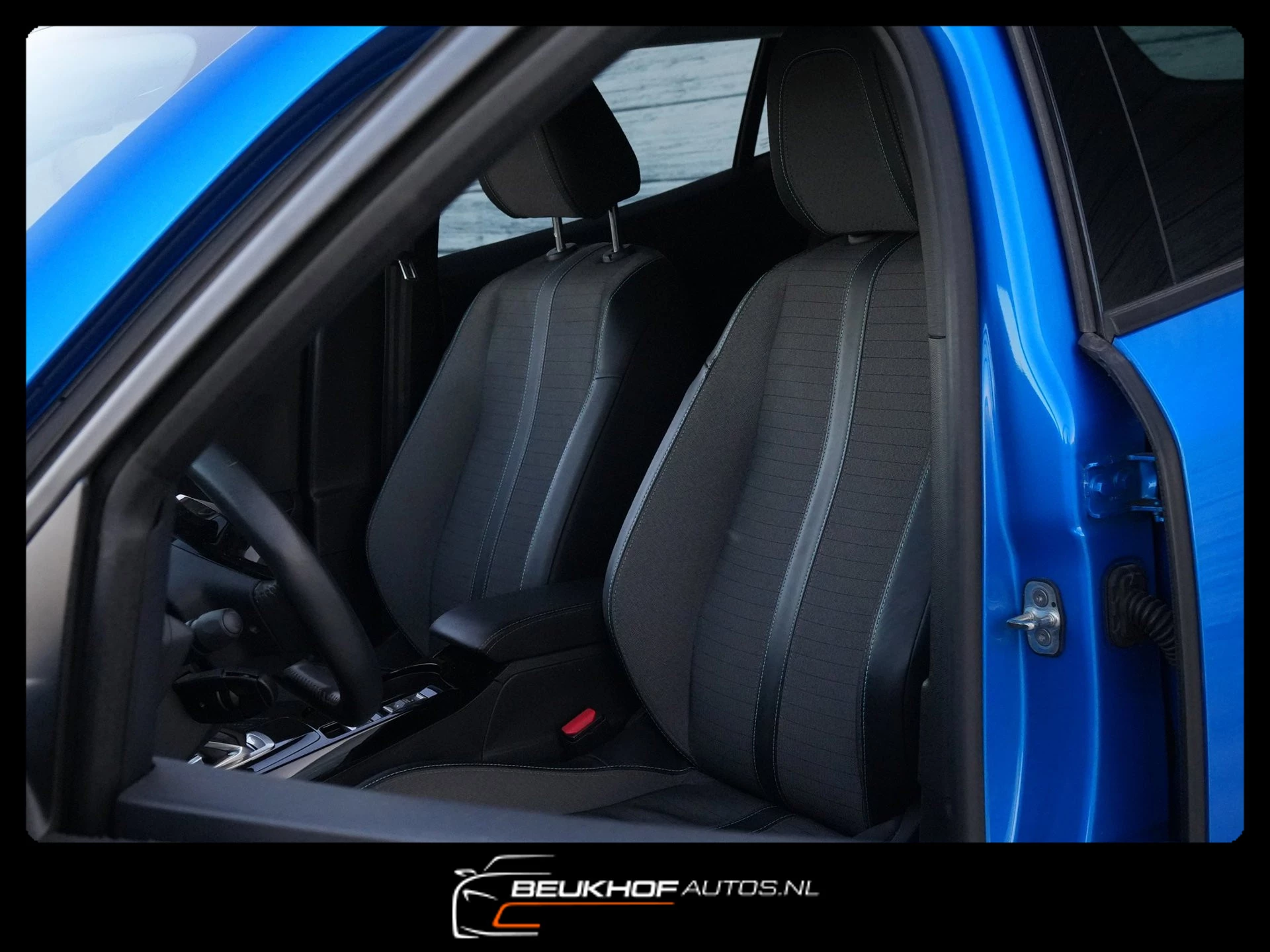 Hoofdafbeelding Peugeot e-2008