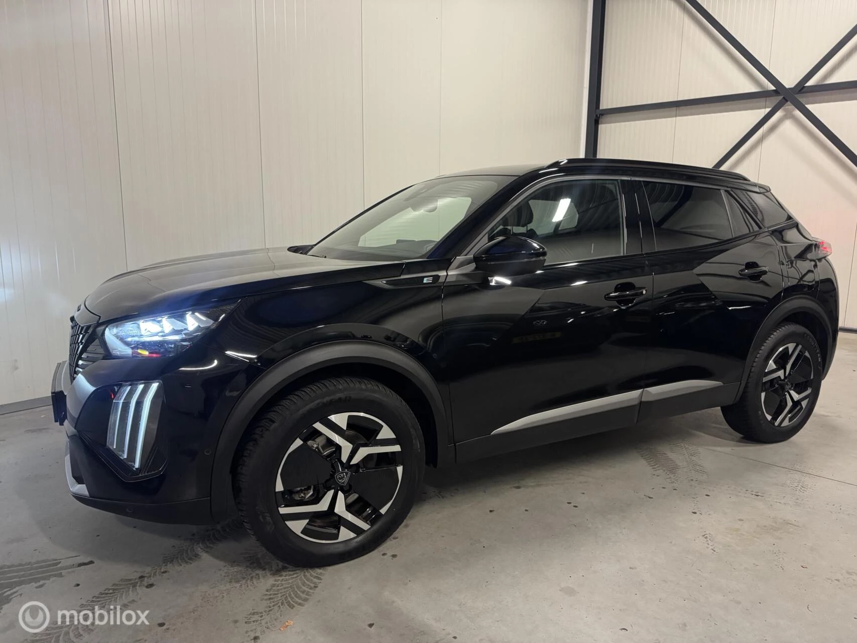 Hoofdafbeelding Peugeot e-2008