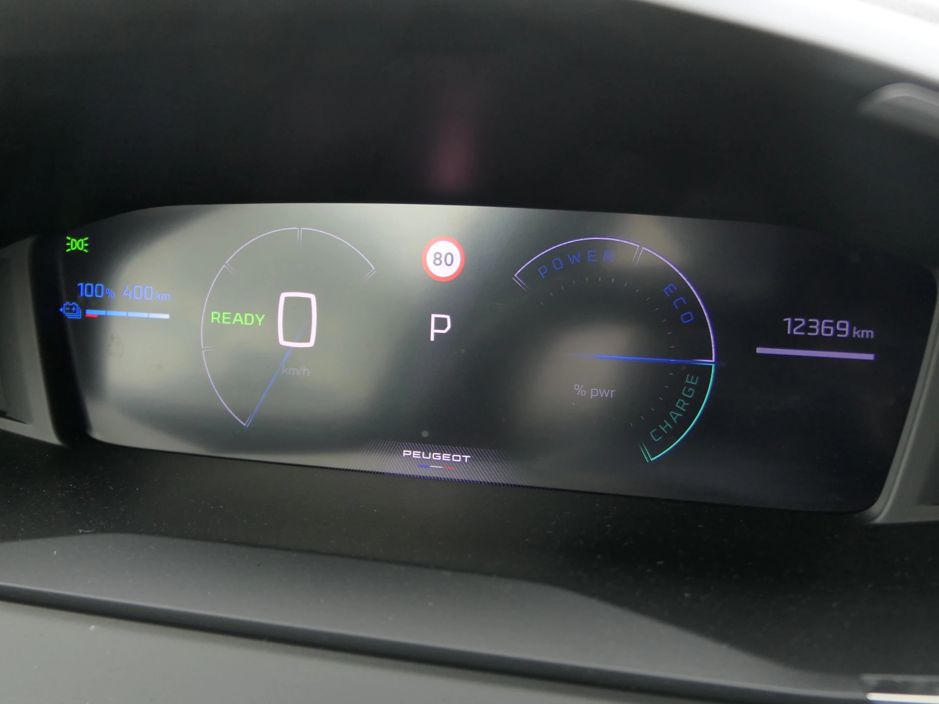 Hoofdafbeelding Peugeot e-2008