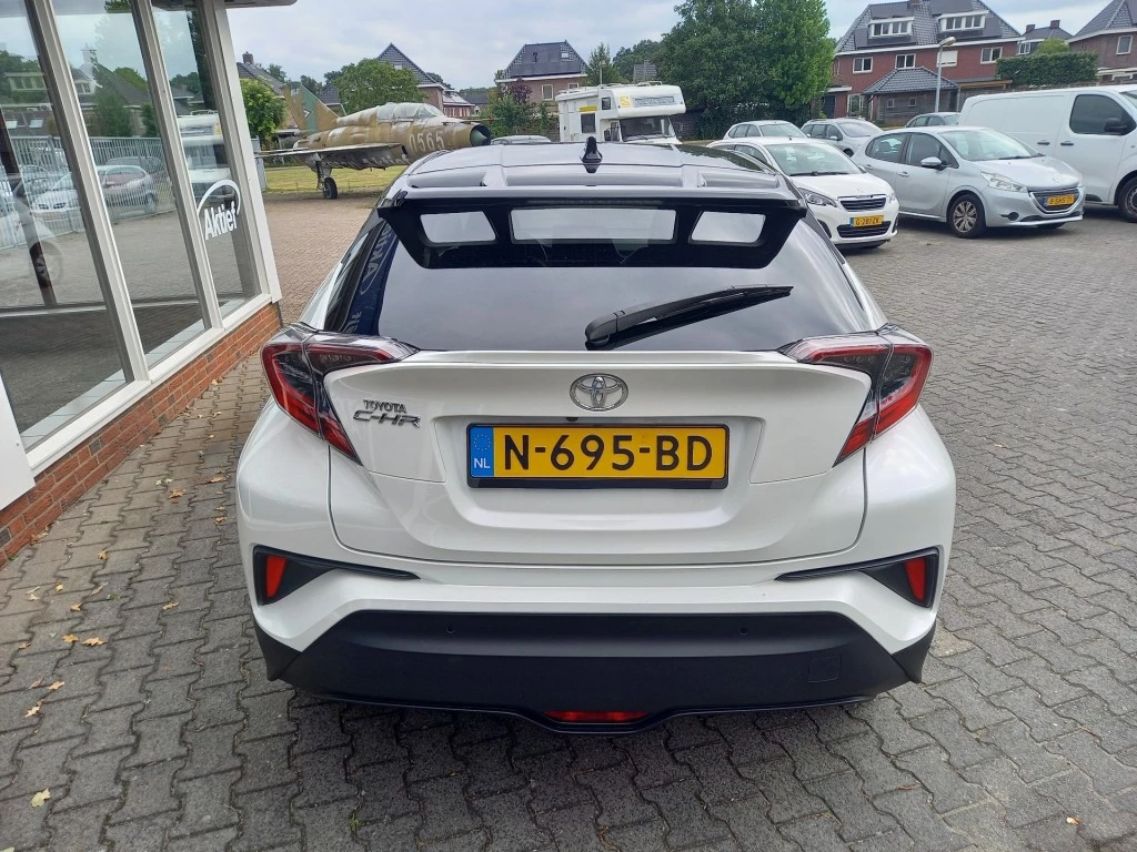 Hoofdafbeelding Toyota C-HR