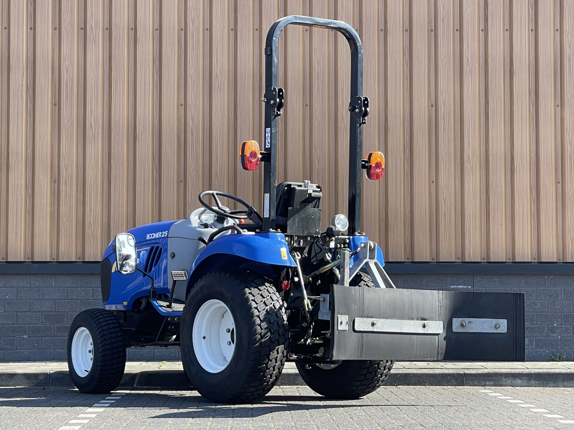 Hoofdafbeelding New Holland Boomer 25