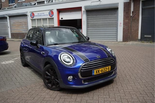 MINI Cooper Mini 1.5 Pepper | NL AUTO | HUD | Sportinterieur (leer/ stof/ stoelverwarming) | Apple Carplay | Sfeerverlichting | 17inch | LED pakket | Keyless GO/ ENTRY | DUAL ZONE CLIMATE | Bonnet Stripes | Zwart dak | Front- achterspoiler