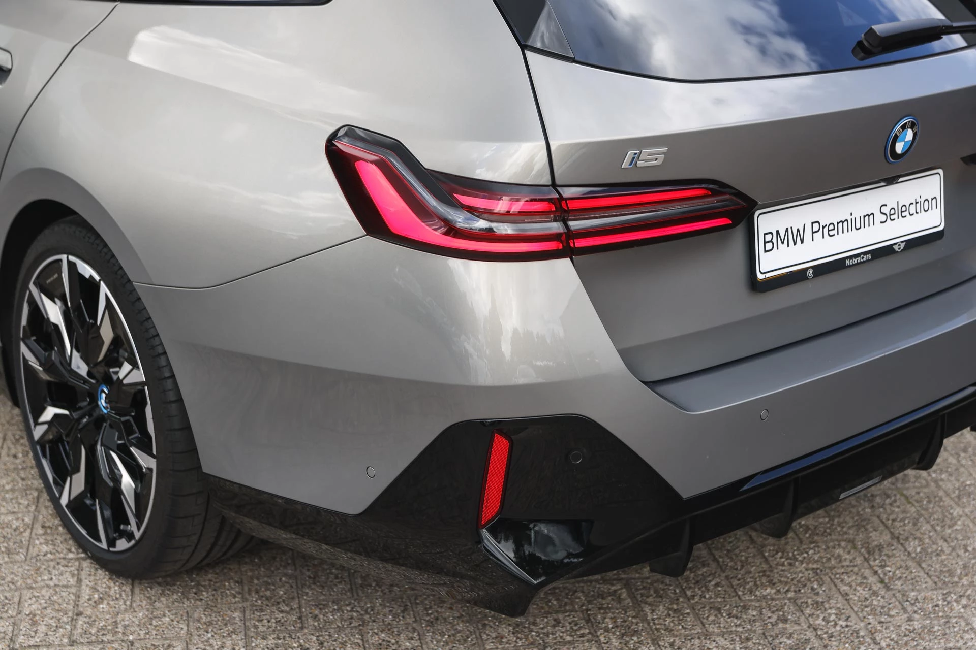 Hoofdafbeelding BMW i5