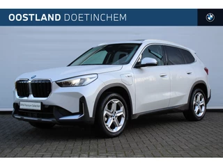BMW X1 xDrive30e Automaat / Panoramadak / Achteruitrijcamera / Stuurverwarming / Head-Up / Widescreen Display / Stoelverwarming