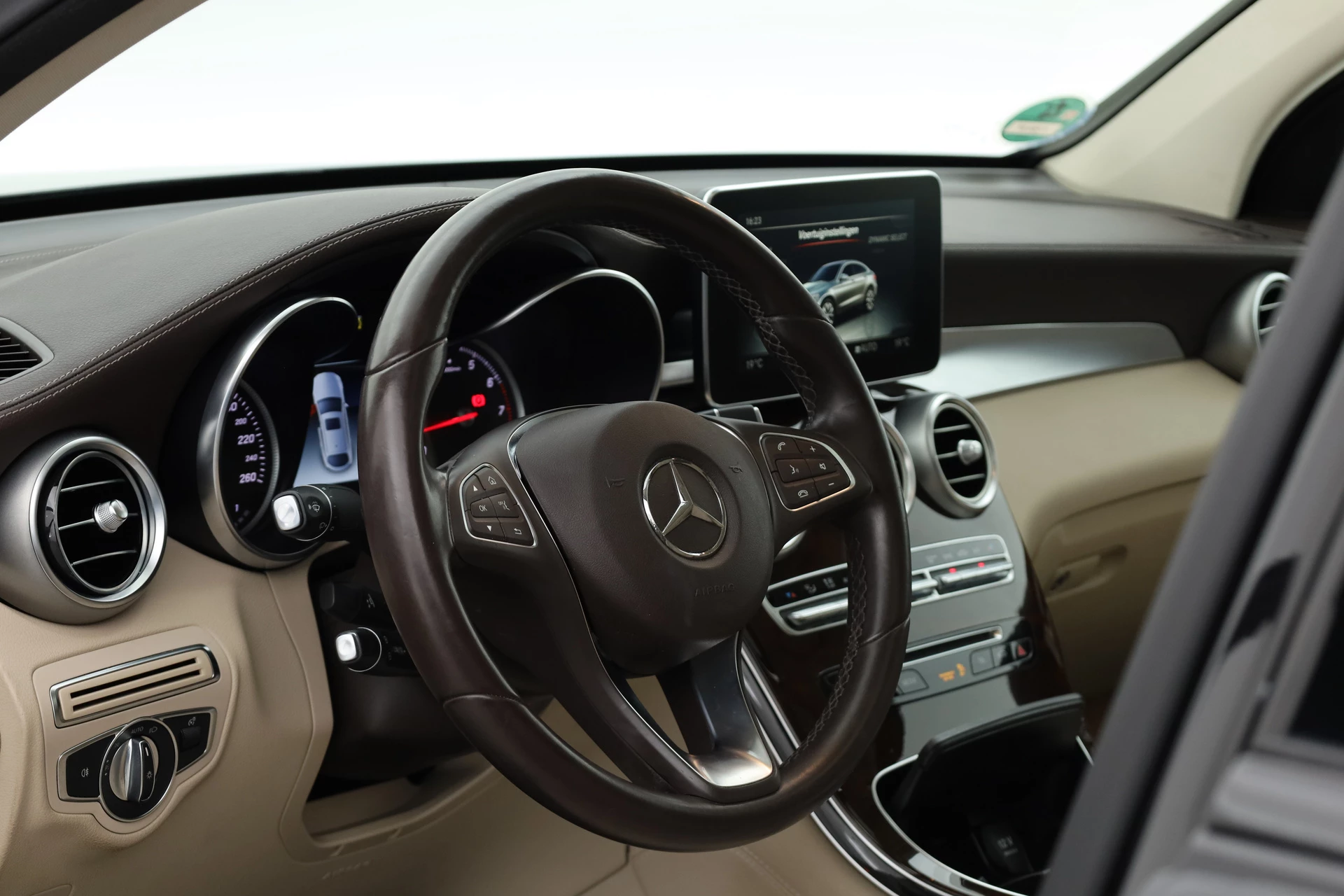 Hoofdafbeelding Mercedes-Benz GLC