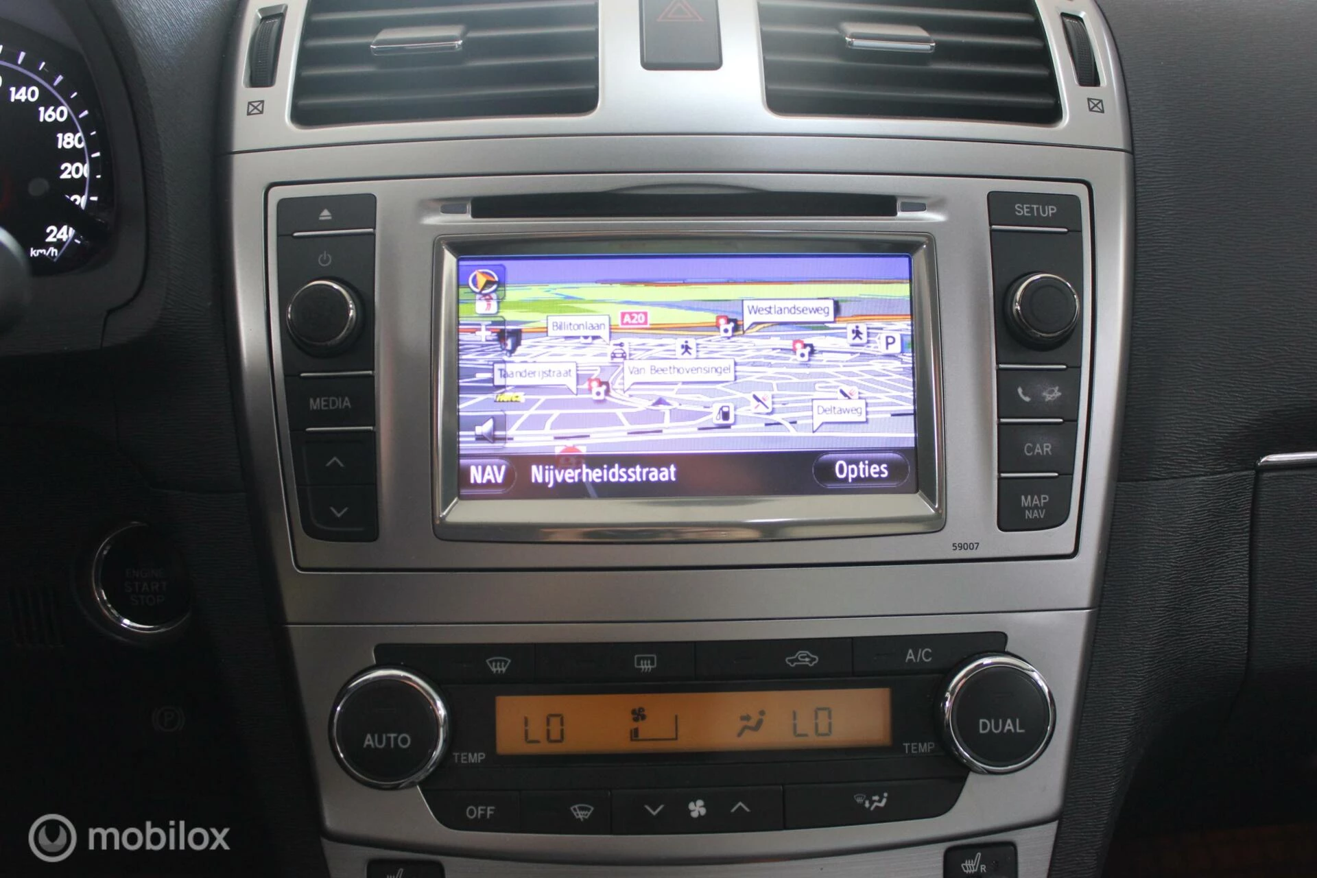 Hoofdafbeelding Toyota Avensis