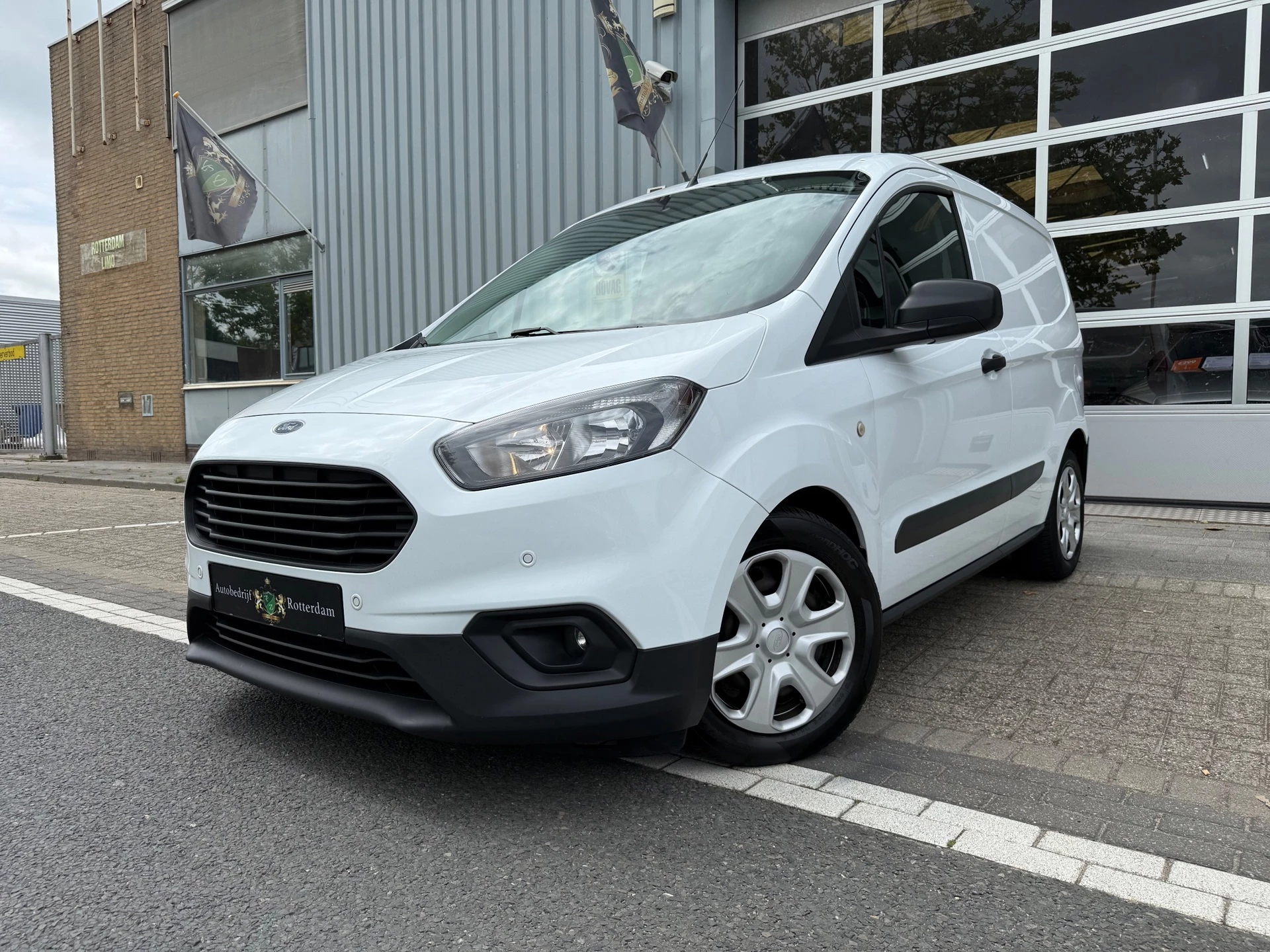 Hoofdafbeelding Ford Transit Courier