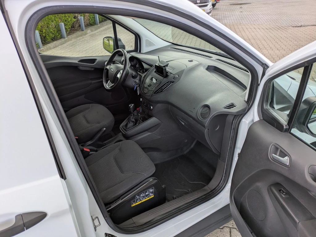 Hoofdafbeelding Ford Transit Courier