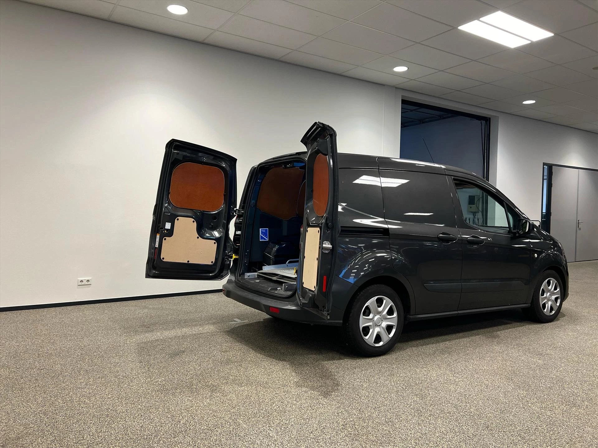 Hoofdafbeelding Ford Transit Courier