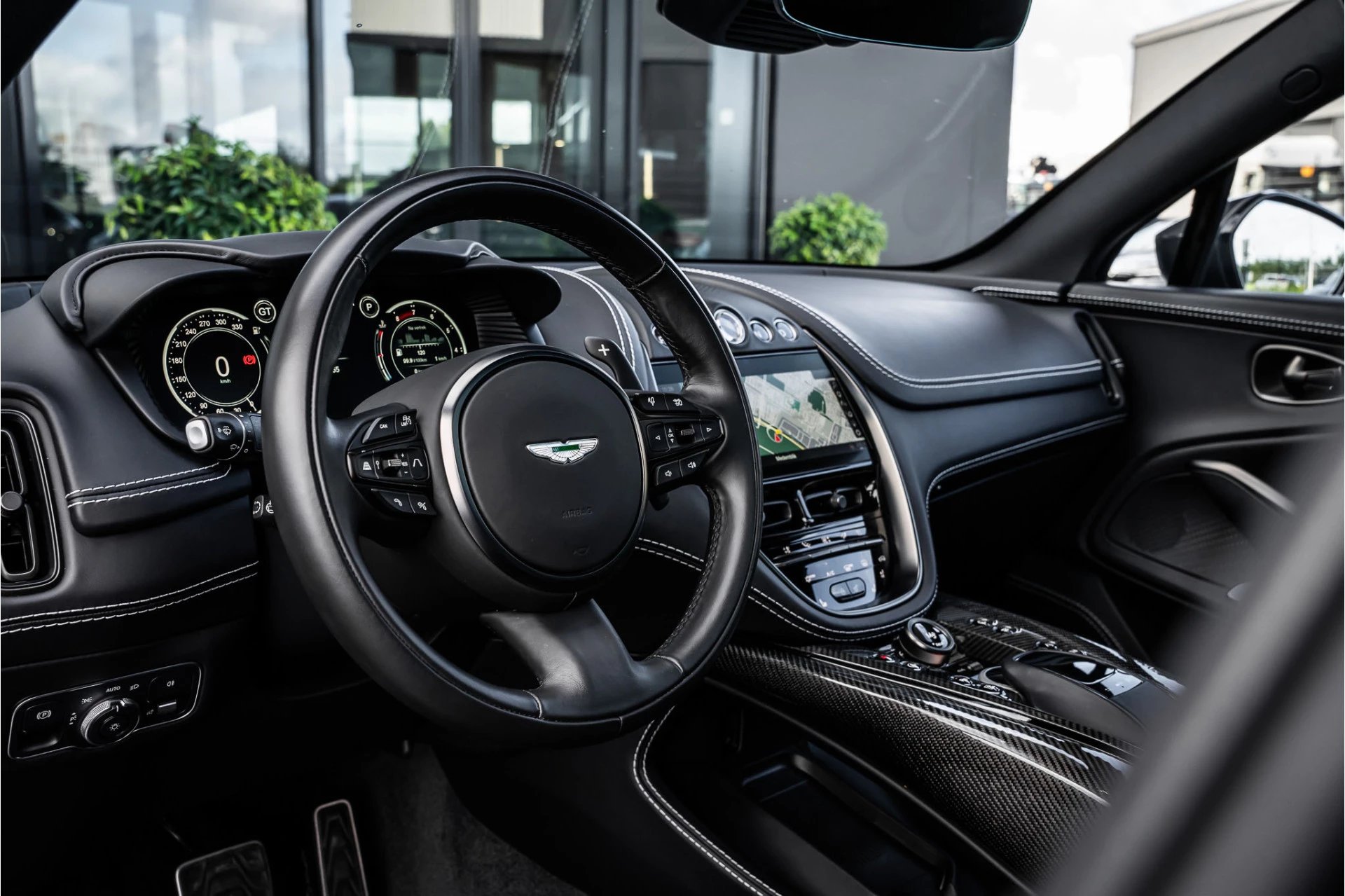 Hoofdafbeelding Aston Martin DBX