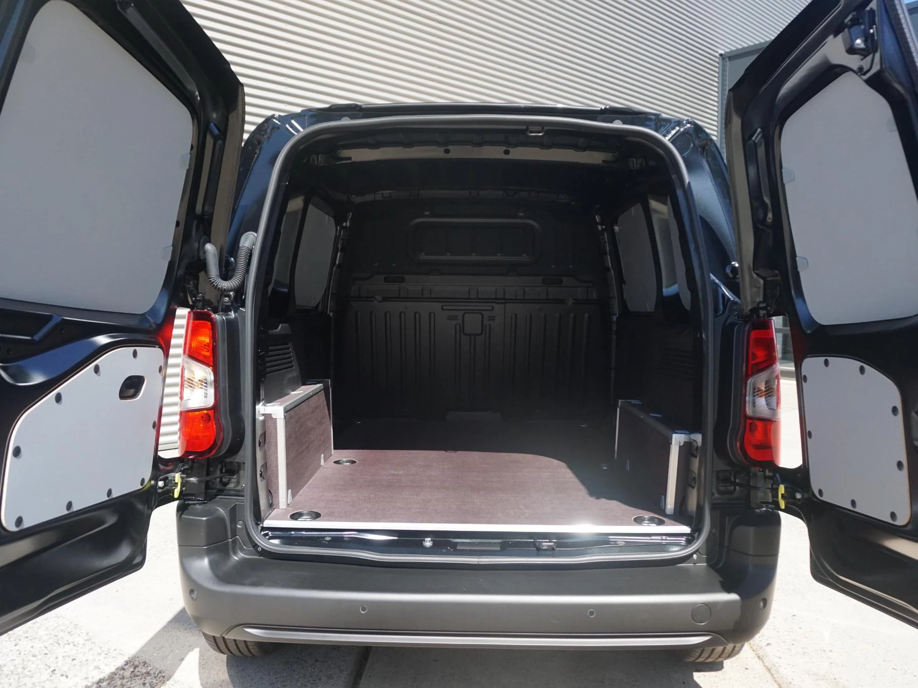 Hoofdafbeelding Peugeot e-Partner