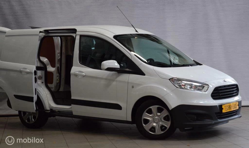 Hoofdafbeelding Ford Transit Courier