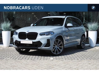 BMW X3 30e xDrive M Sport Automaat / Panoramadak / Trekhaak / Sportstoelen / Adaptief onderstel / Laserlight / Comfort Access / Stoelverwarming / Head-Up / Gesture Control / Stuurverwarming
