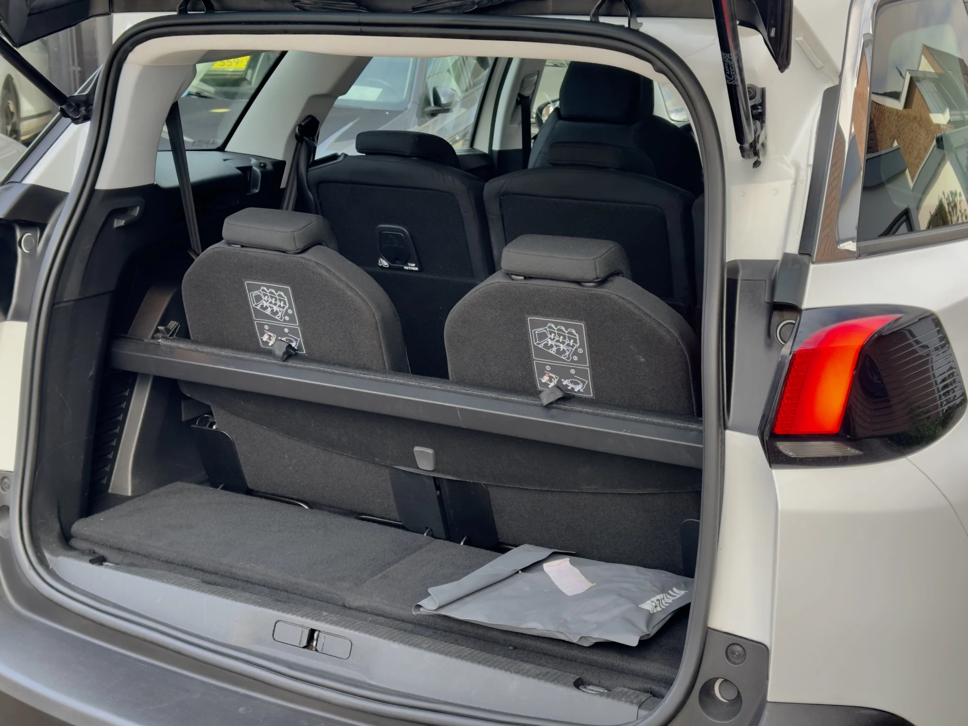 Hoofdafbeelding Peugeot 5008