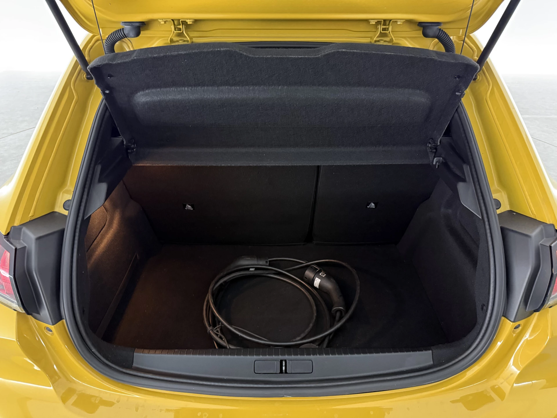Hoofdafbeelding Peugeot e-208