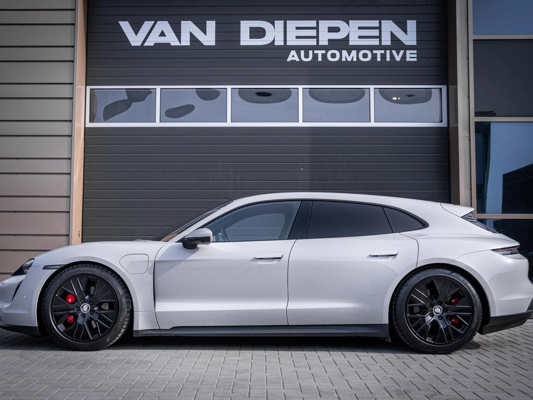 Hoofdafbeelding Porsche Taycan