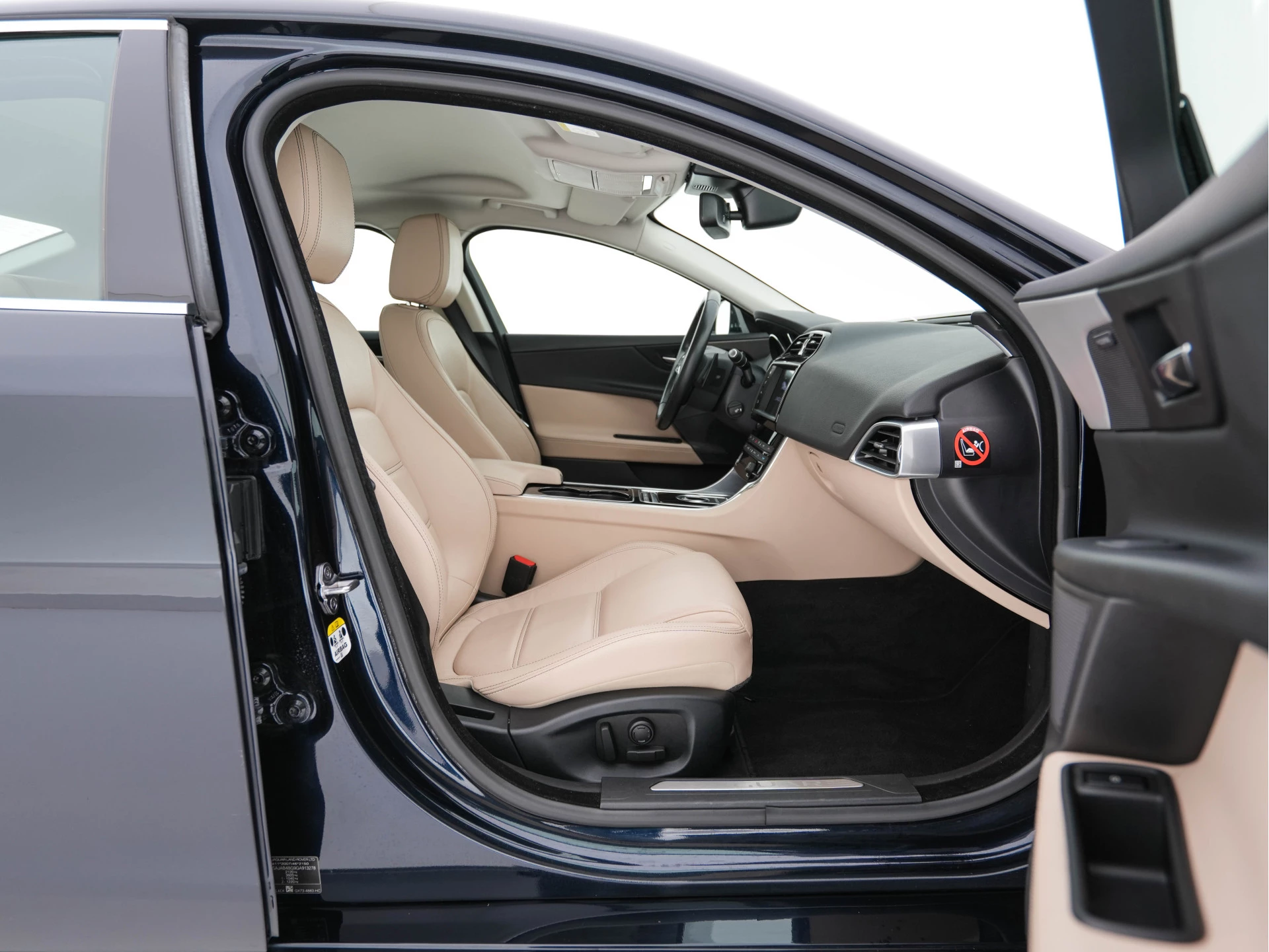 Hoofdafbeelding Jaguar XE