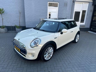 Hoofdafbeelding MINI Cooper Mini Mini 1.5 Cooper | PANO | NAVI | KEYLESS GO | CRUISE |