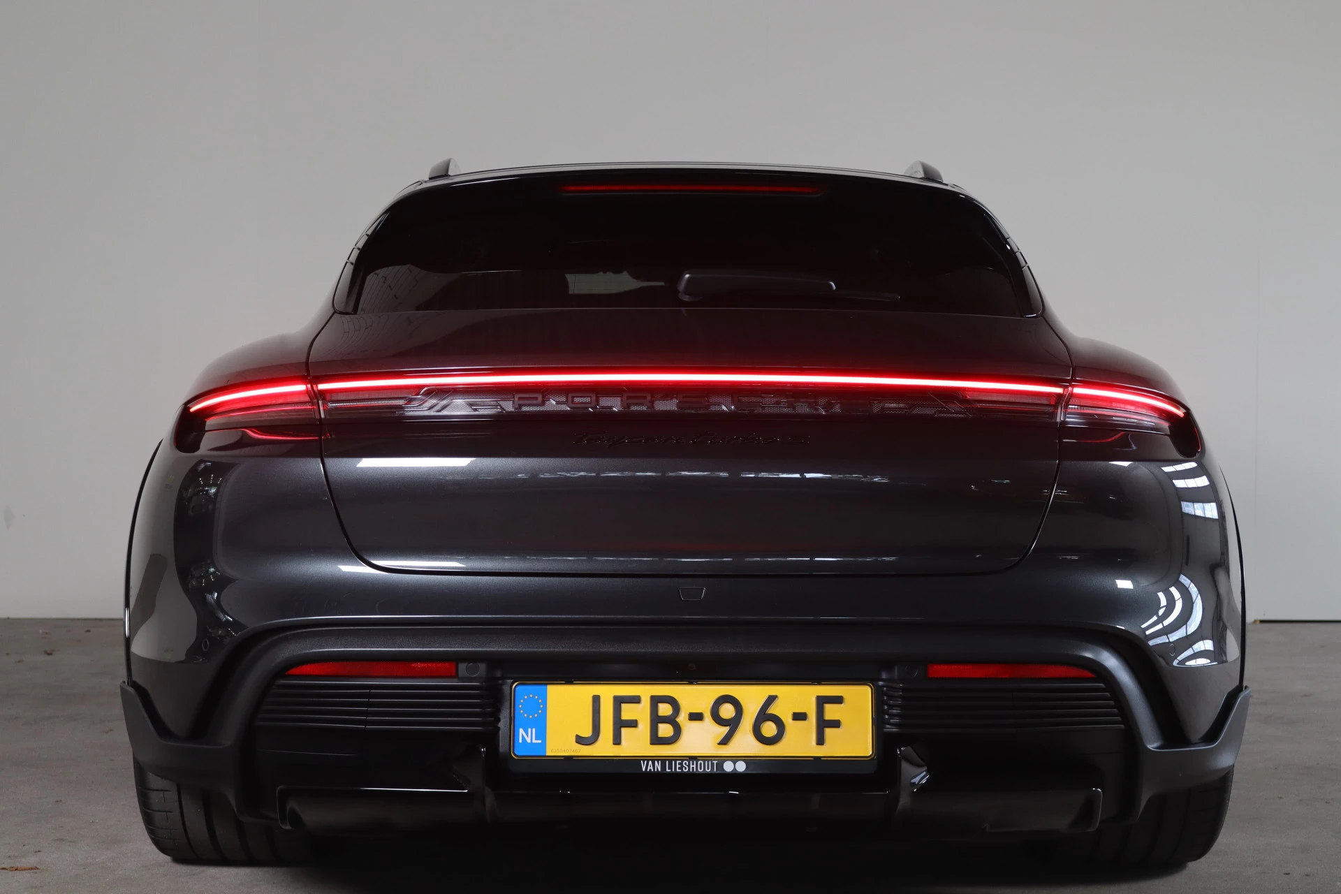 Hoofdafbeelding Porsche Taycan