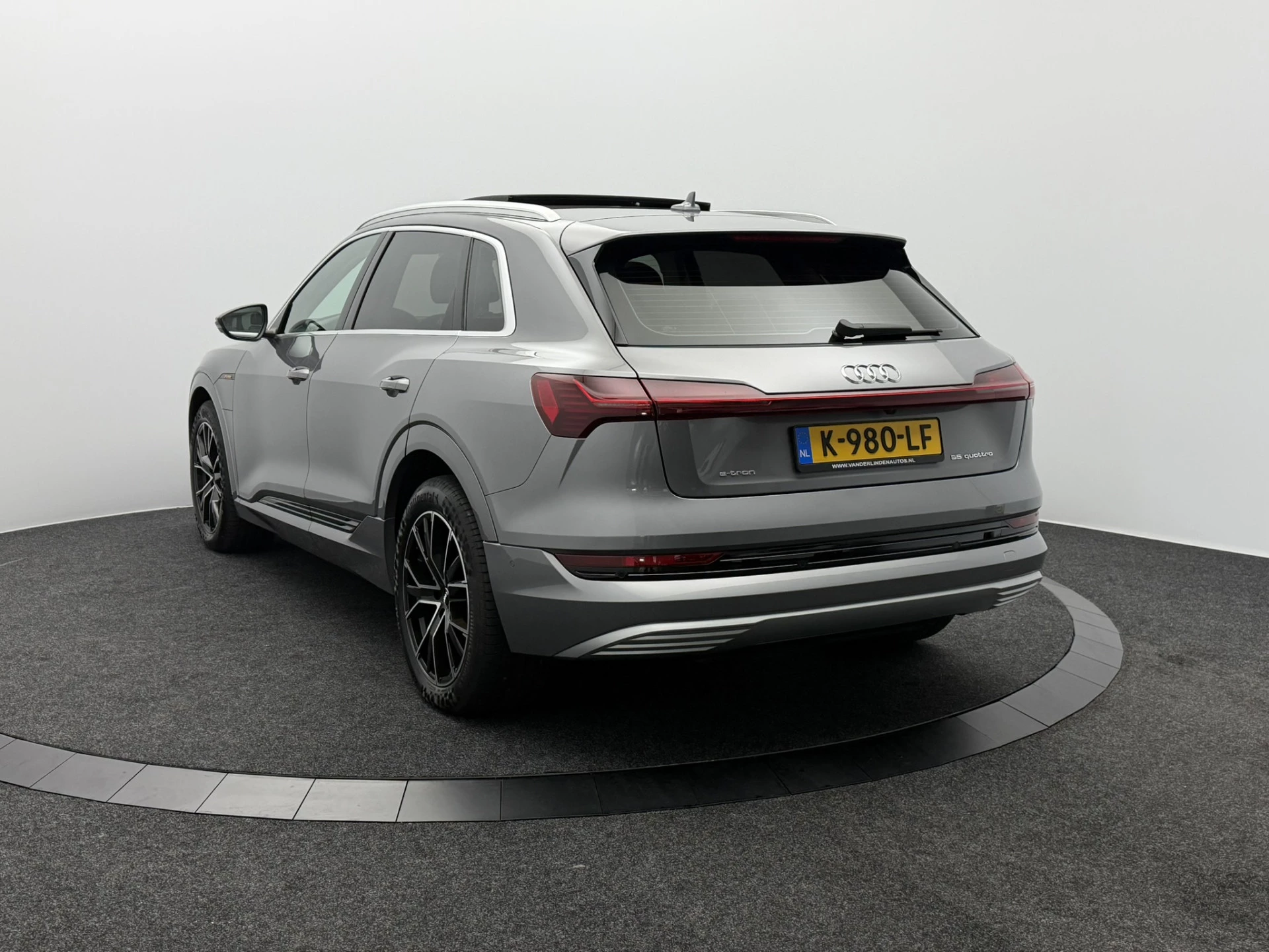 Hoofdafbeelding Audi e-tron