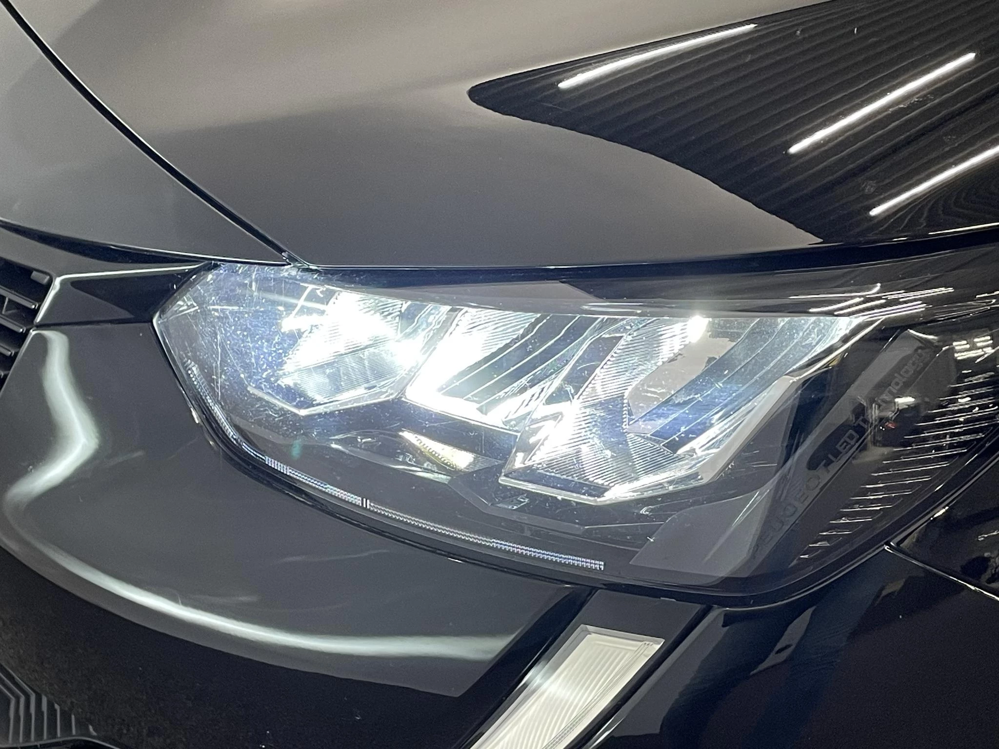 Hoofdafbeelding Peugeot e-208