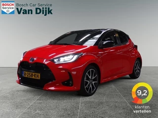 Hoofdafbeelding Toyota Yaris Toyota Yaris 1.5 Hybrid Executive Sport  Carplay / Head up