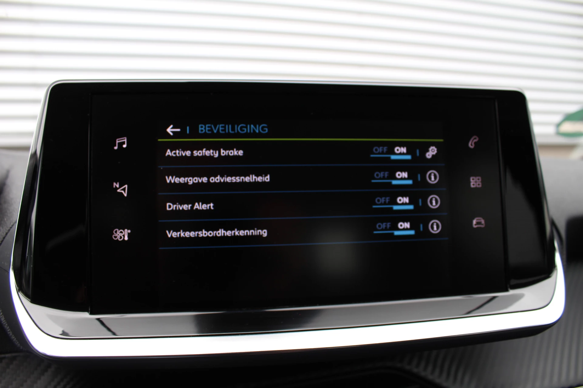 Hoofdafbeelding Peugeot e-208