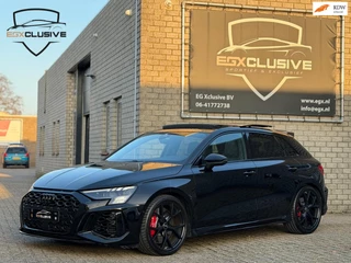 Hoofdafbeelding Audi RS3 Audi RS3 Sportback 2.5 TFSI Quattro Pano/Carbon/Camera/Keyless