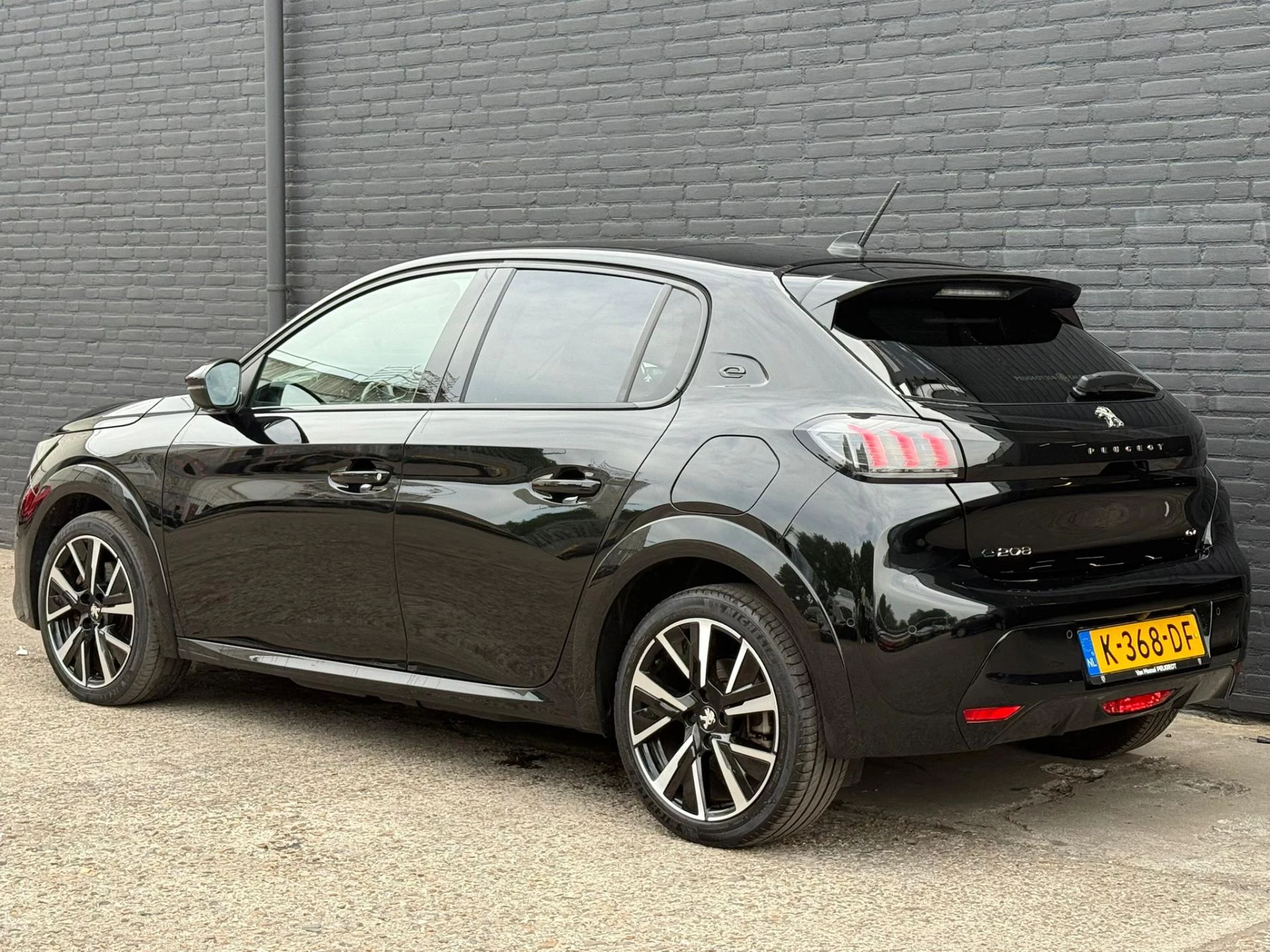 Hoofdafbeelding Peugeot e-208