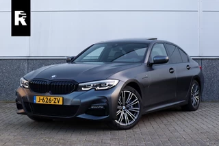 BMW 3 Serie 330e High Ex M-Sport Frozen / Glazen dak / Adaptief onderstel / Electrische stoelen /