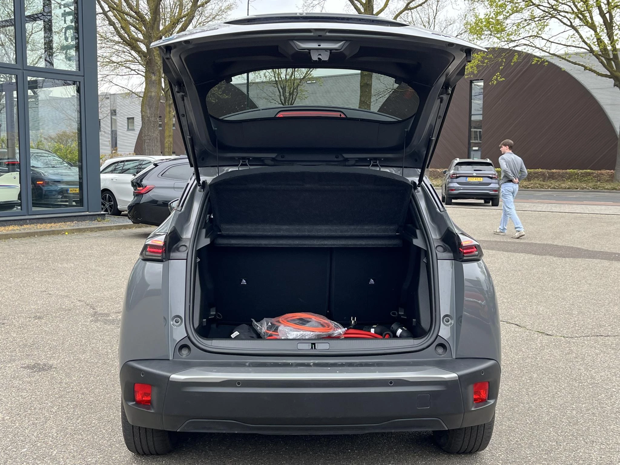 Hoofdafbeelding Peugeot e-2008