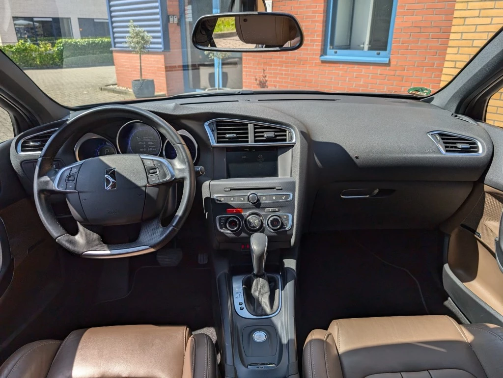 Hoofdafbeelding DS DS 4