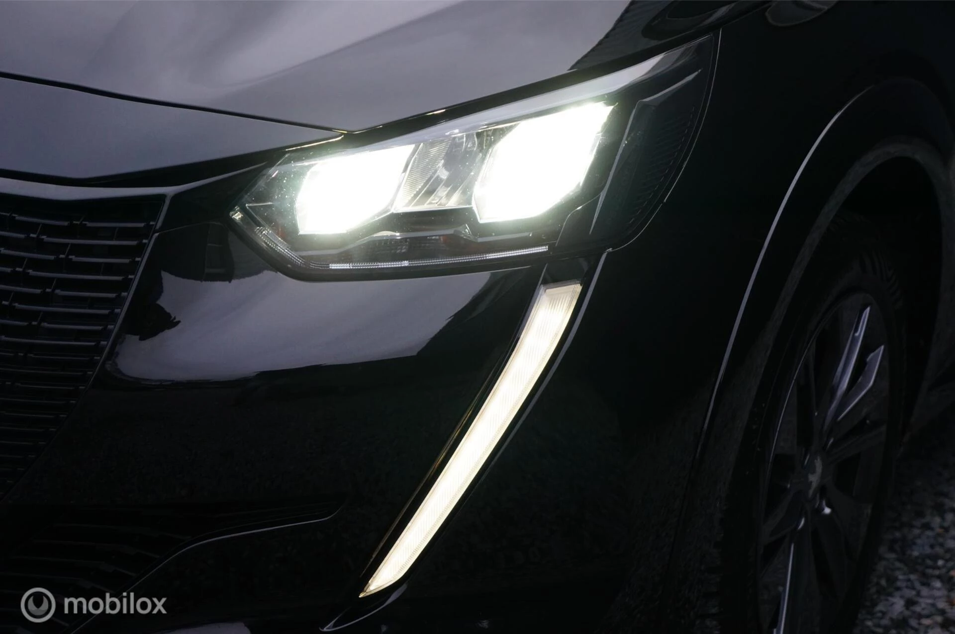 Hoofdafbeelding Peugeot e-208