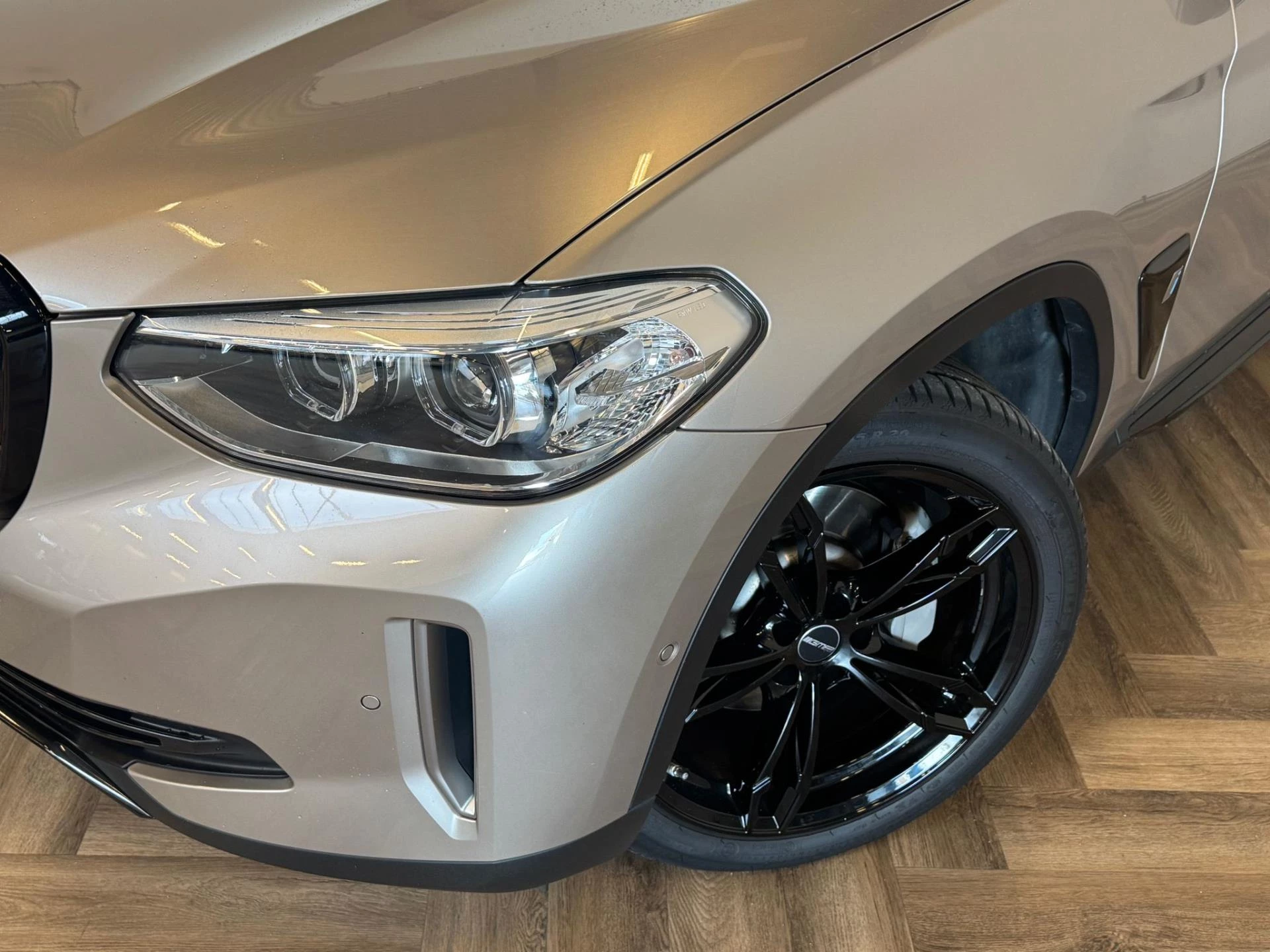 Hoofdafbeelding BMW iX3