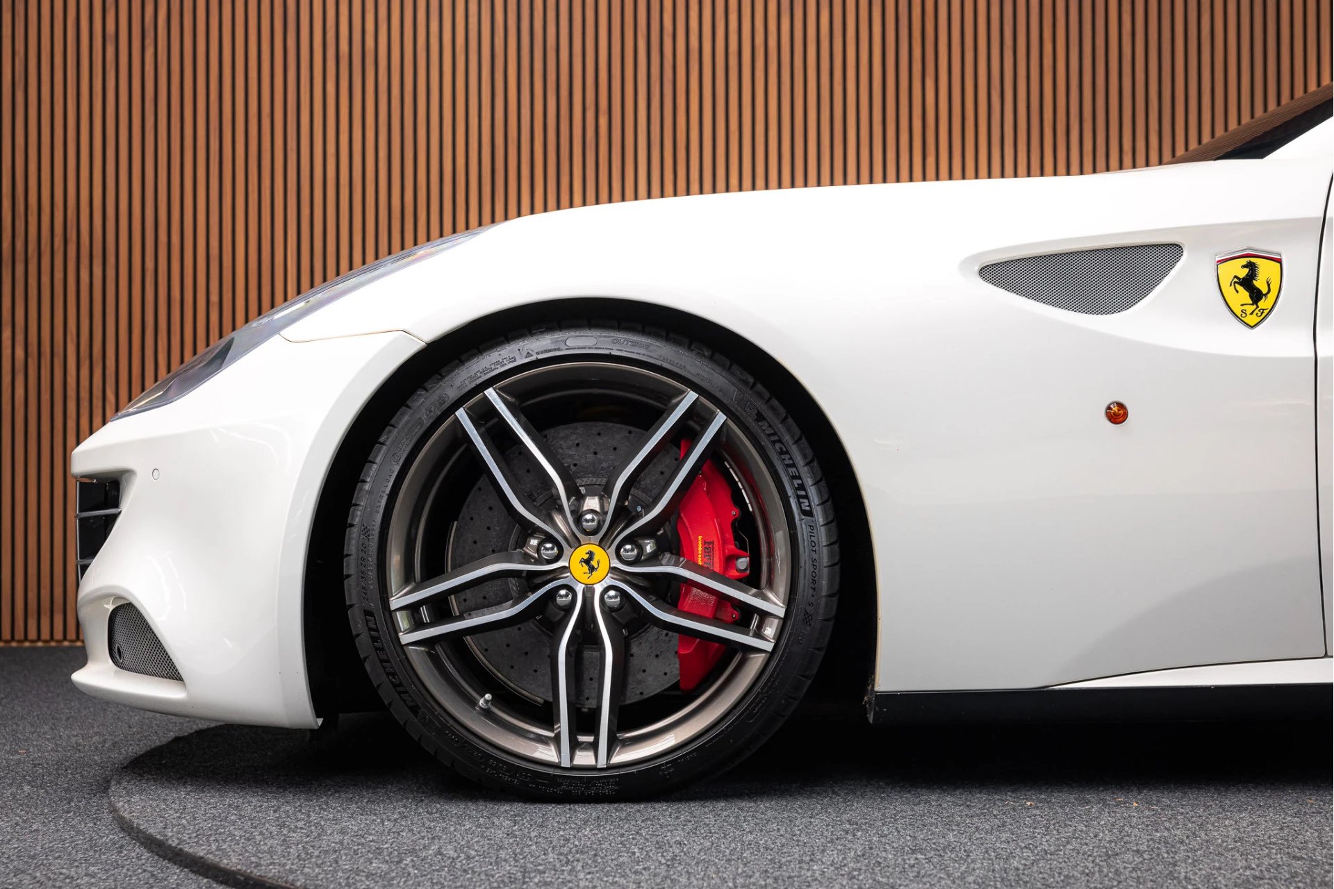 Hoofdafbeelding Ferrari FF