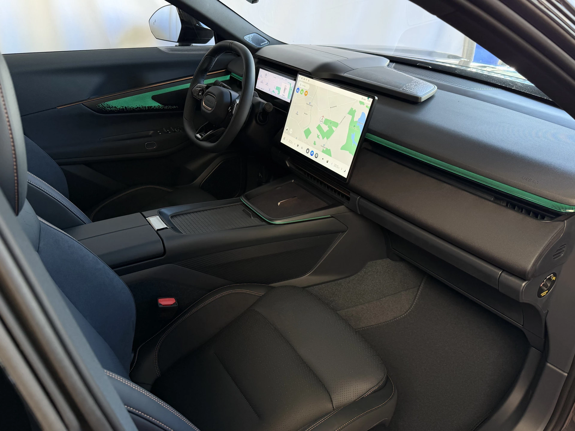 Hoofdafbeelding Lynk & Co 08